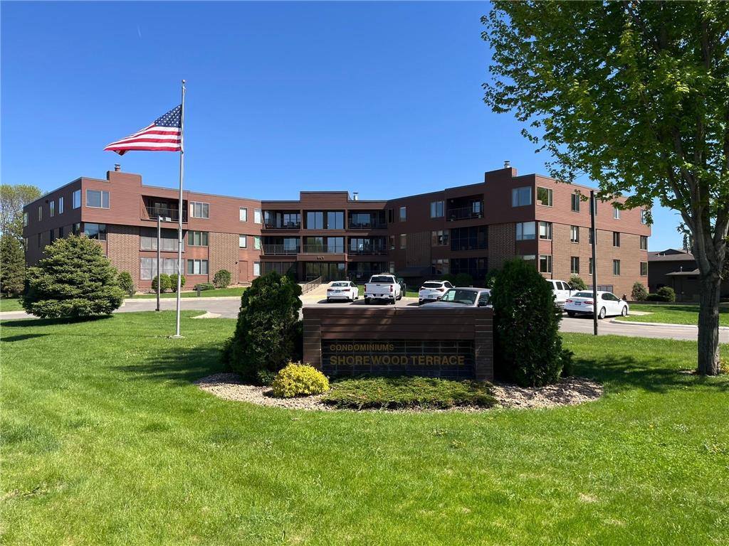 601 Shoreacres Drive #110 Fairmont MN 56031 - Budd 6718011 image1