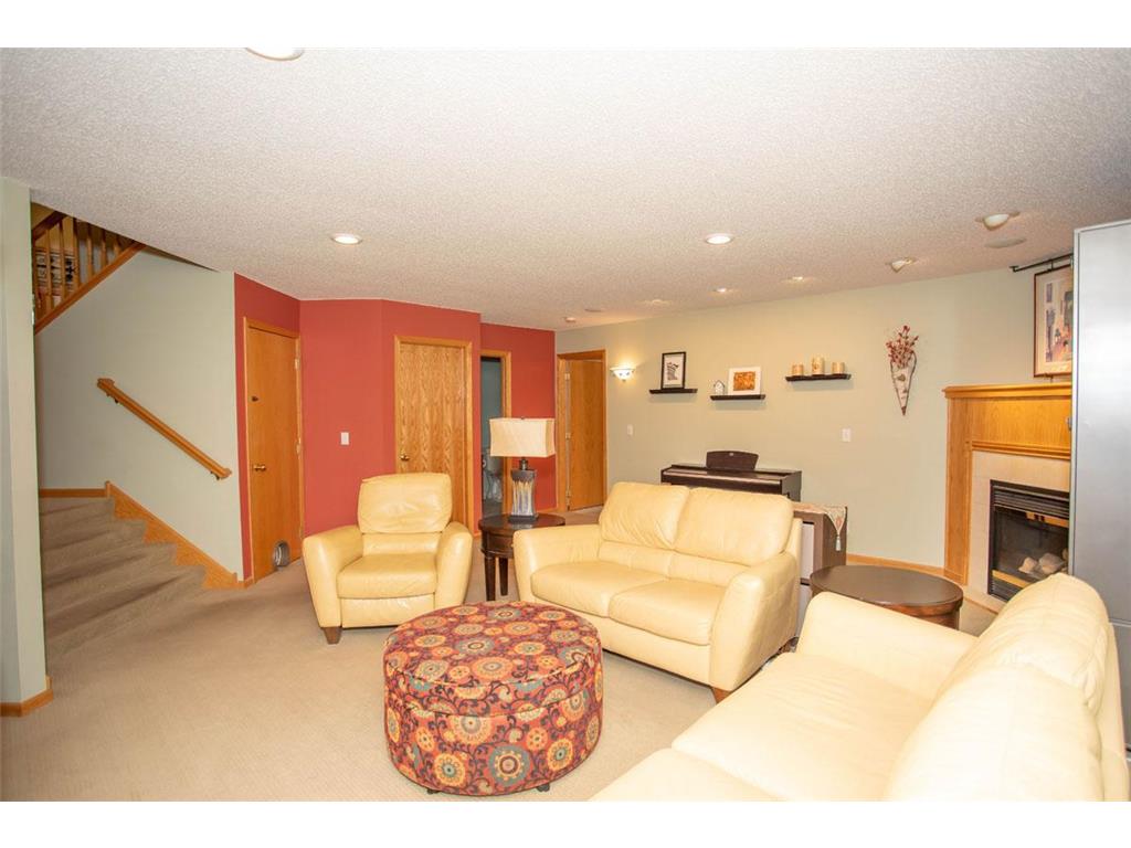 601 Sterling Street S Maplewood MN 55119 7041050 image23