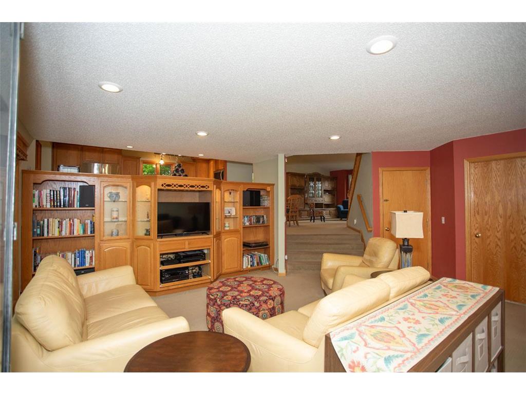 601 Sterling Street S Maplewood MN 55119 7041050 image24