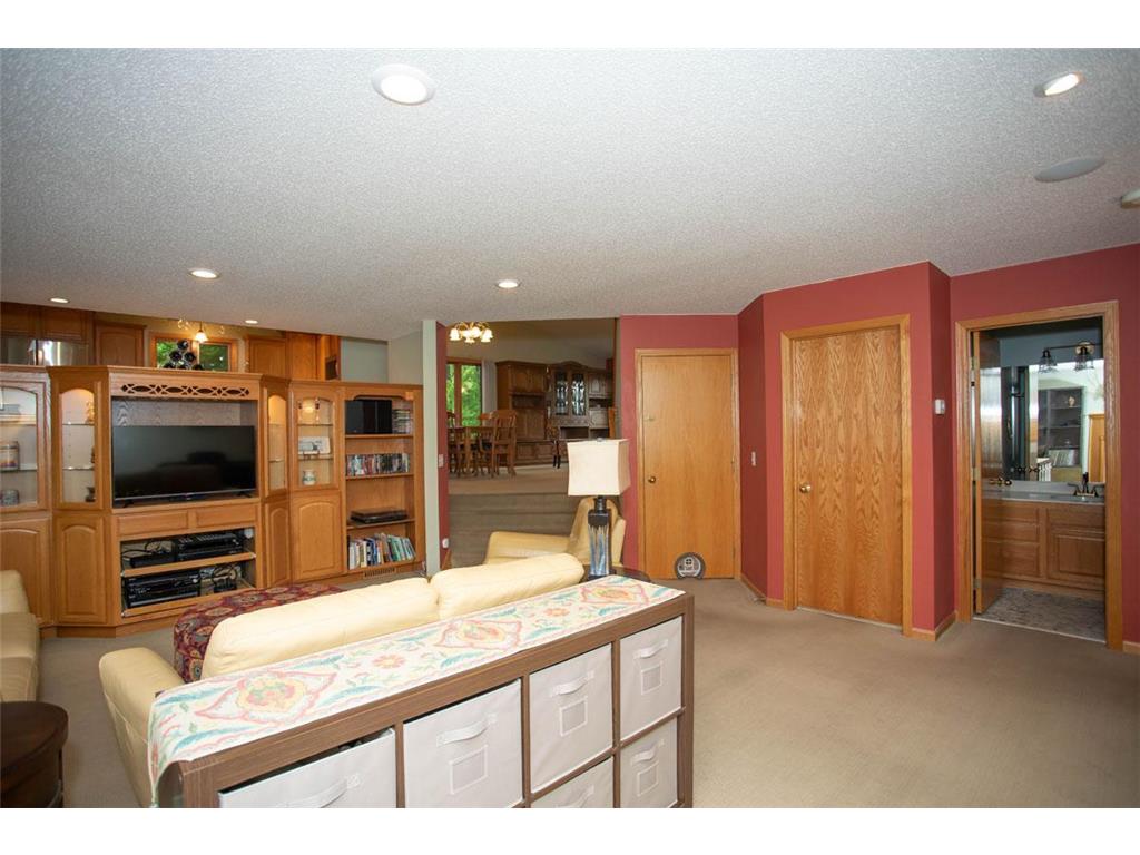 601 Sterling Street S Maplewood MN 55119 7041050 image25