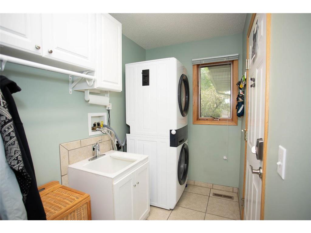 601 Sterling Street S Maplewood MN 55119 7041050 image27