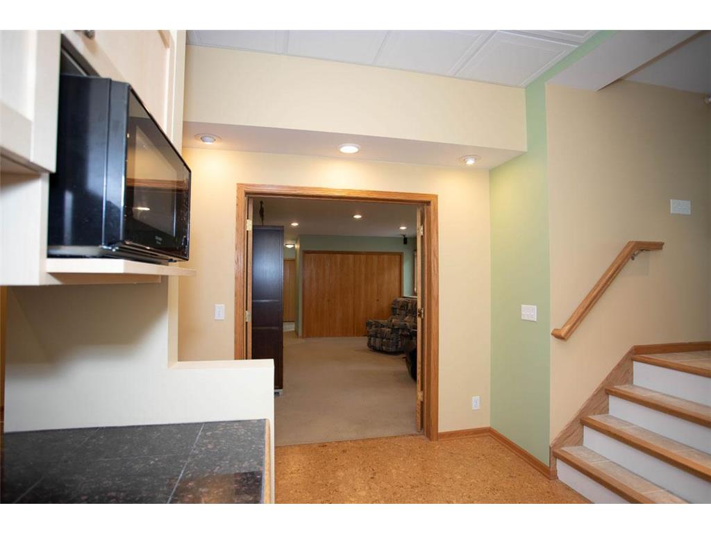 601 Sterling Street S Maplewood MN 55119 7041050 image38