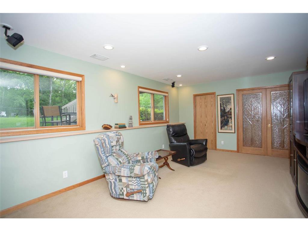 601 Sterling Street S Maplewood MN 55119 7041050 image43