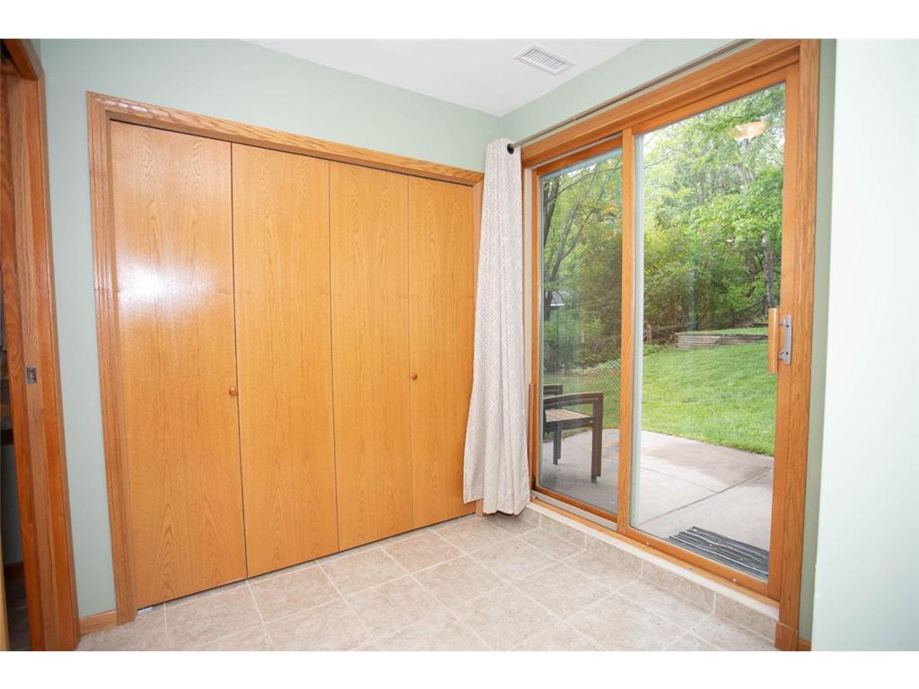 601 Sterling Street S Maplewood MN 55119 7041050 image44