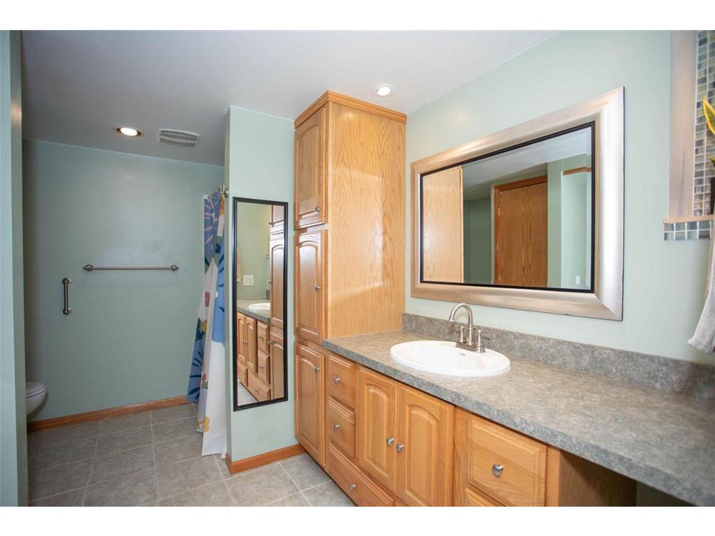 601 Sterling Street S Maplewood MN 55119 7041050 image46