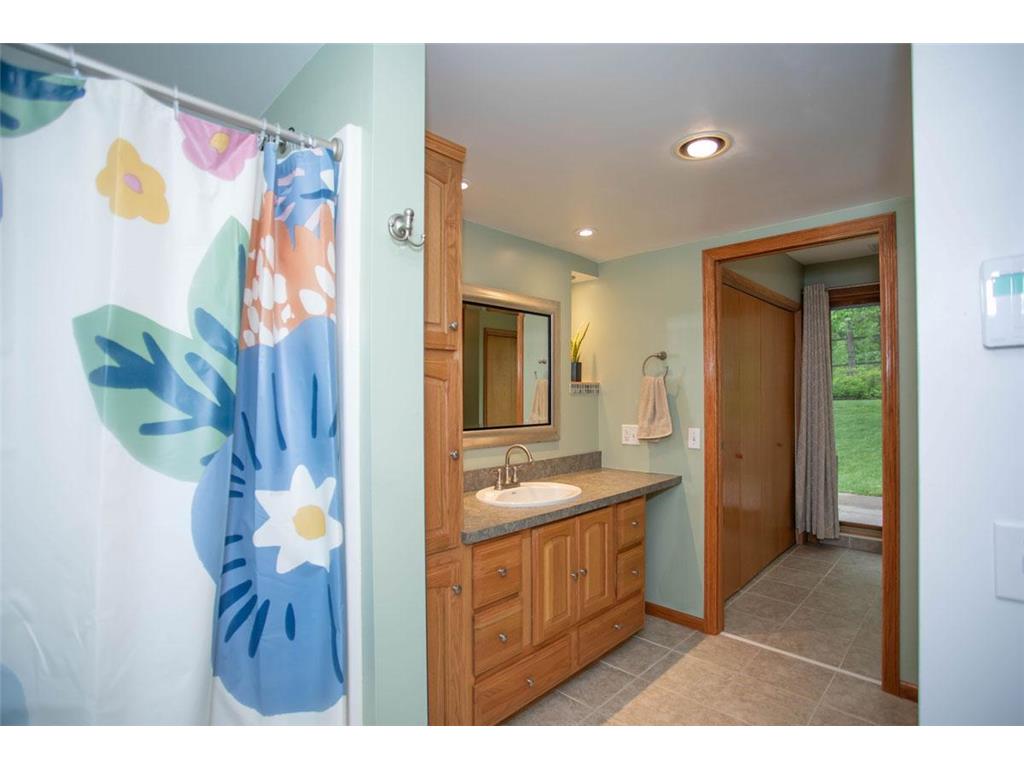 601 Sterling Street S Maplewood MN 55119 7041050 image47