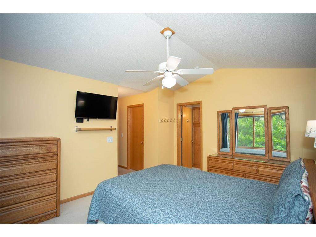 601 Sterling Street S Maplewood MN 55119 7041050 image57