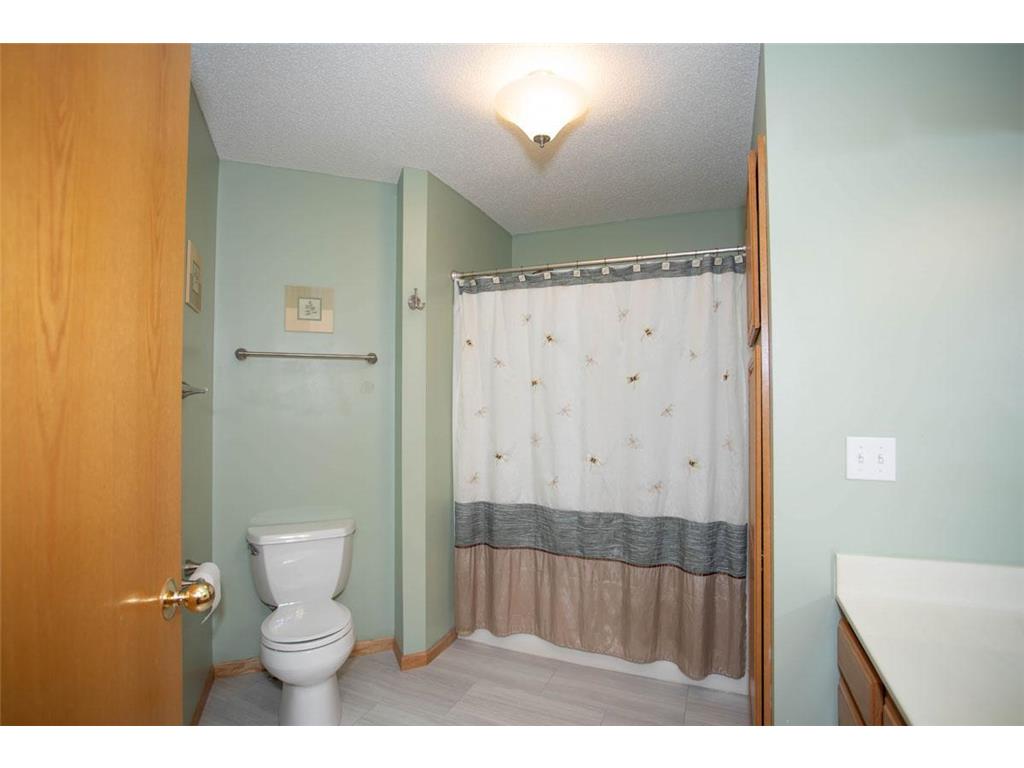 601 Sterling Street S Maplewood MN 55119 7041050 image59