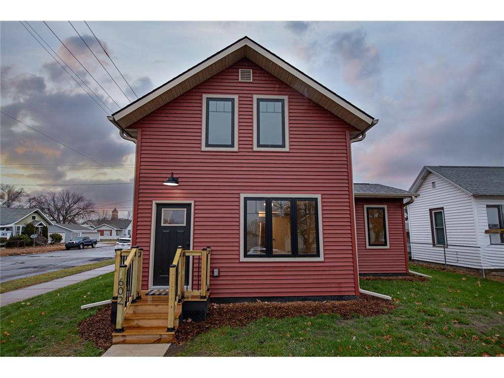 602 8th Street E Winona MN 55987 6822012 image1