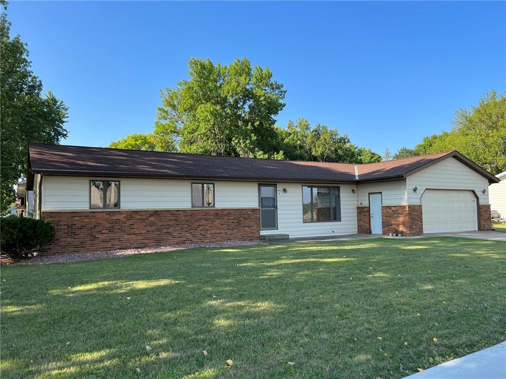 602 E Southview Drive, Marshall, MN, 56258 MLS 6416040 Edina Realty