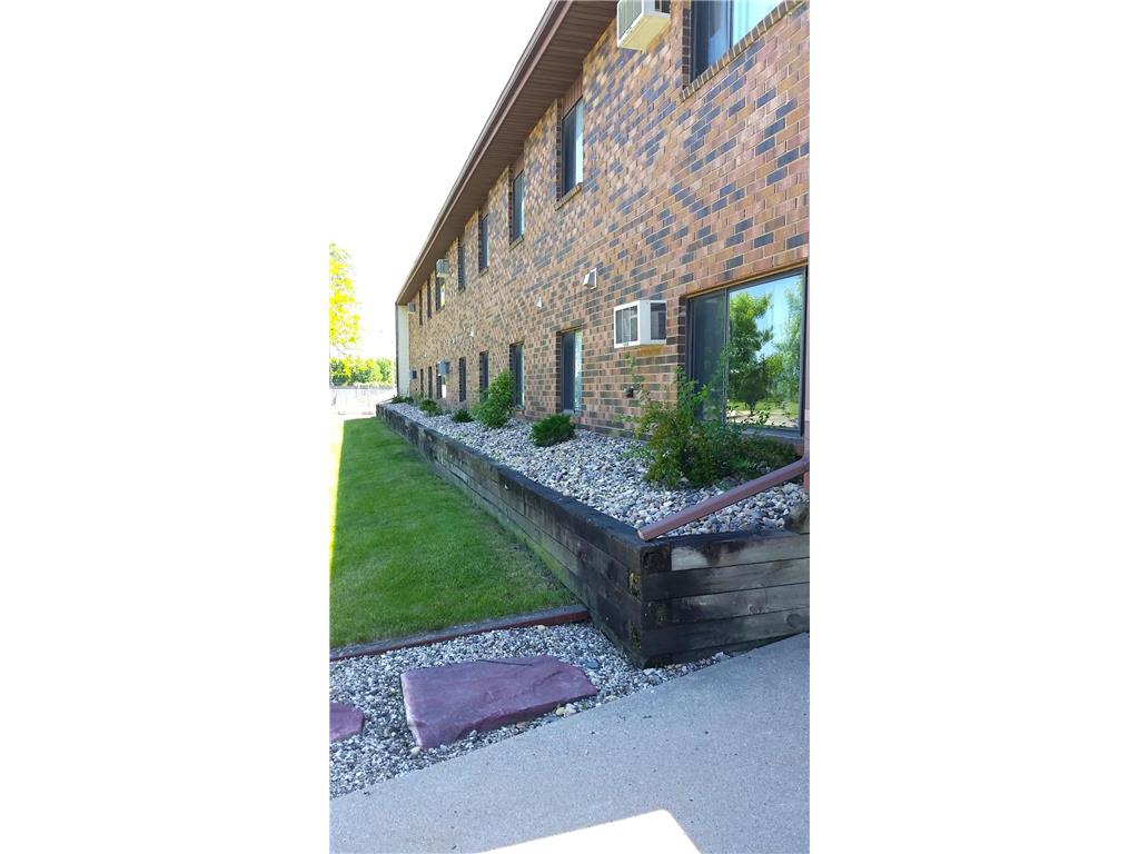 602 E Warren Street #15 Luverne MN 56156 6816296 image3