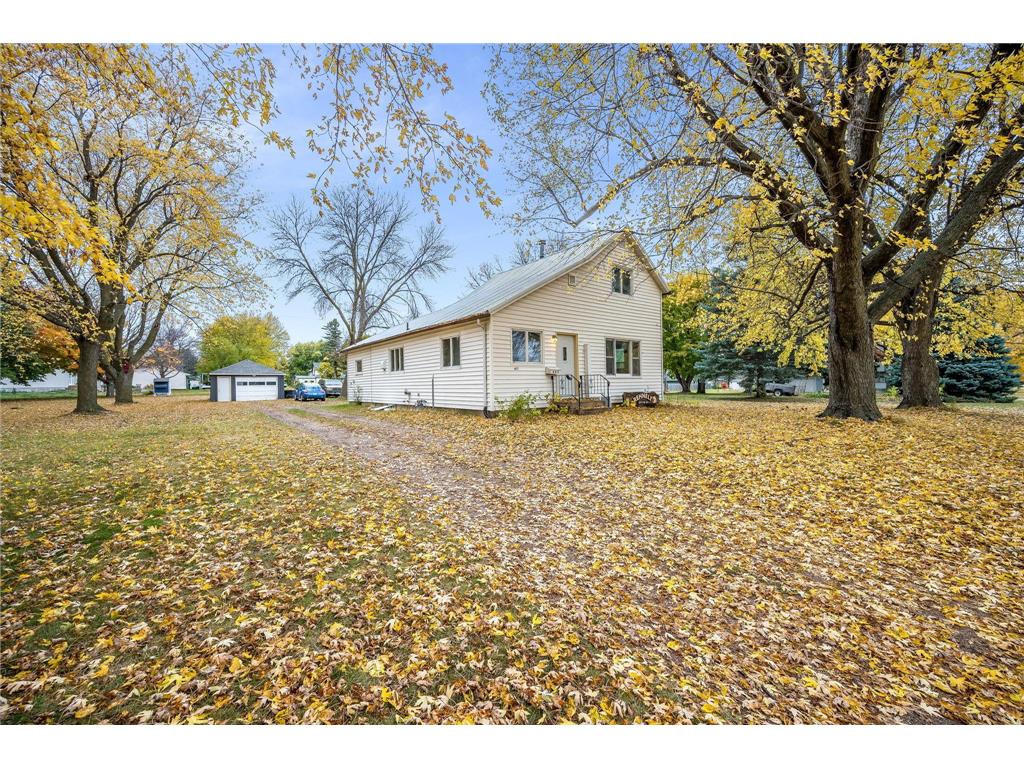 602 Kenzie Street Sherburn MN 56171 6812302 image2