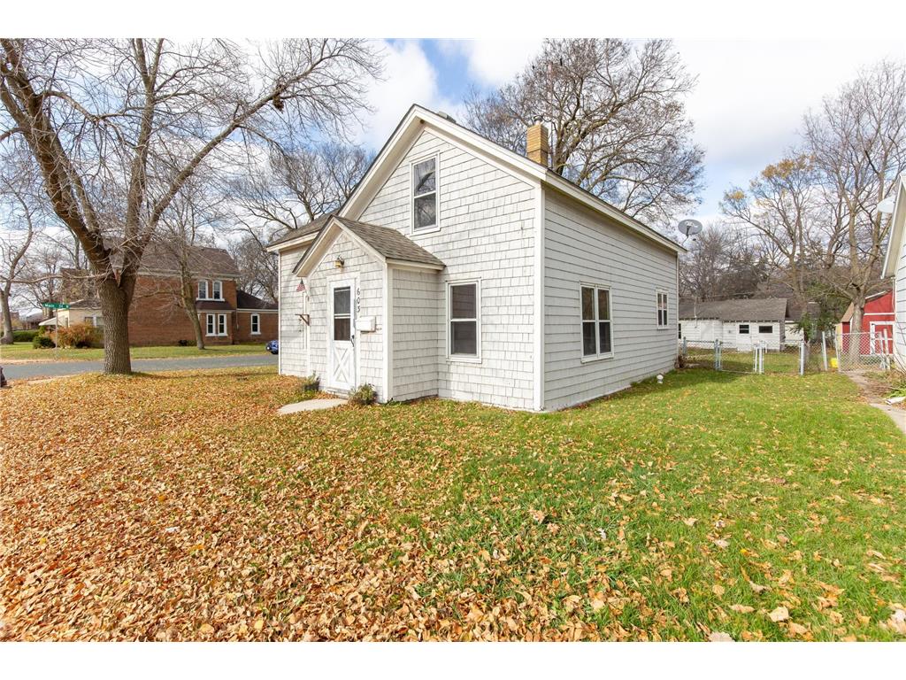 603 1st Avenue E Shakopee MN 55379 6454850 image1