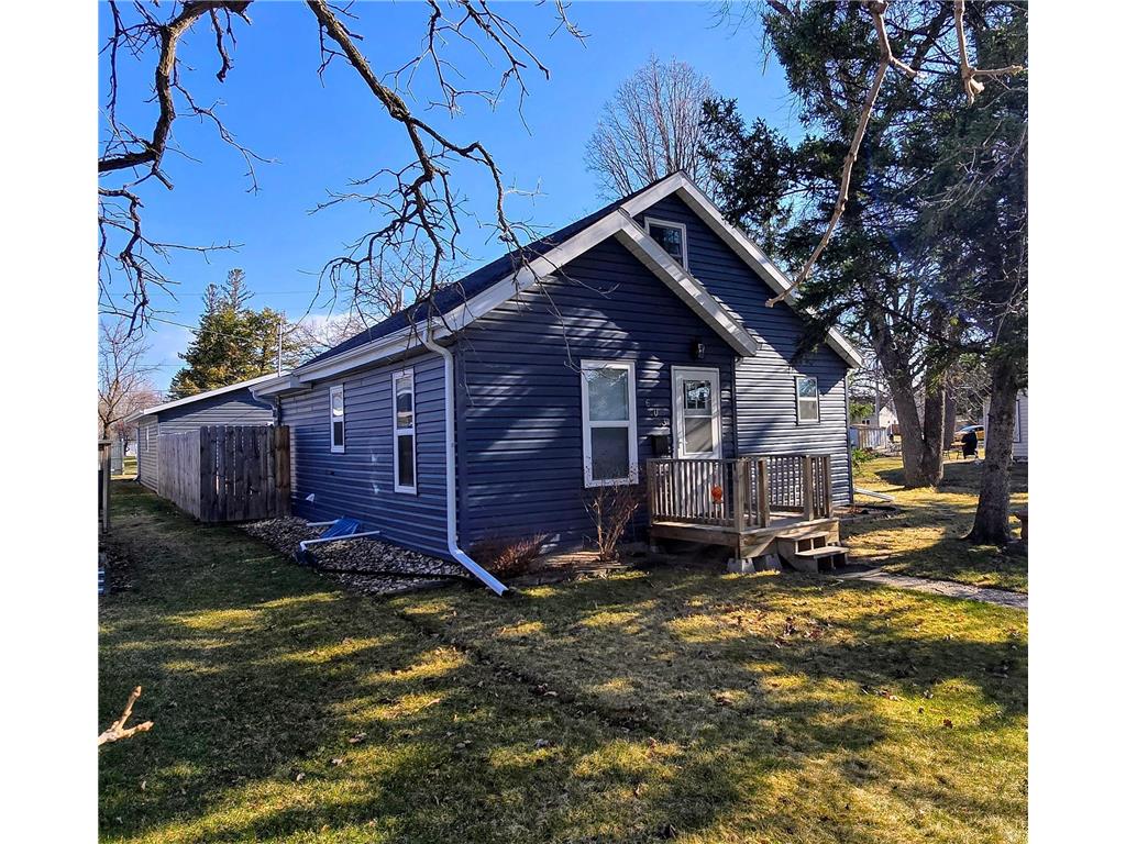 603 2nd Street SE Roseau MN 56751 6711433 image1