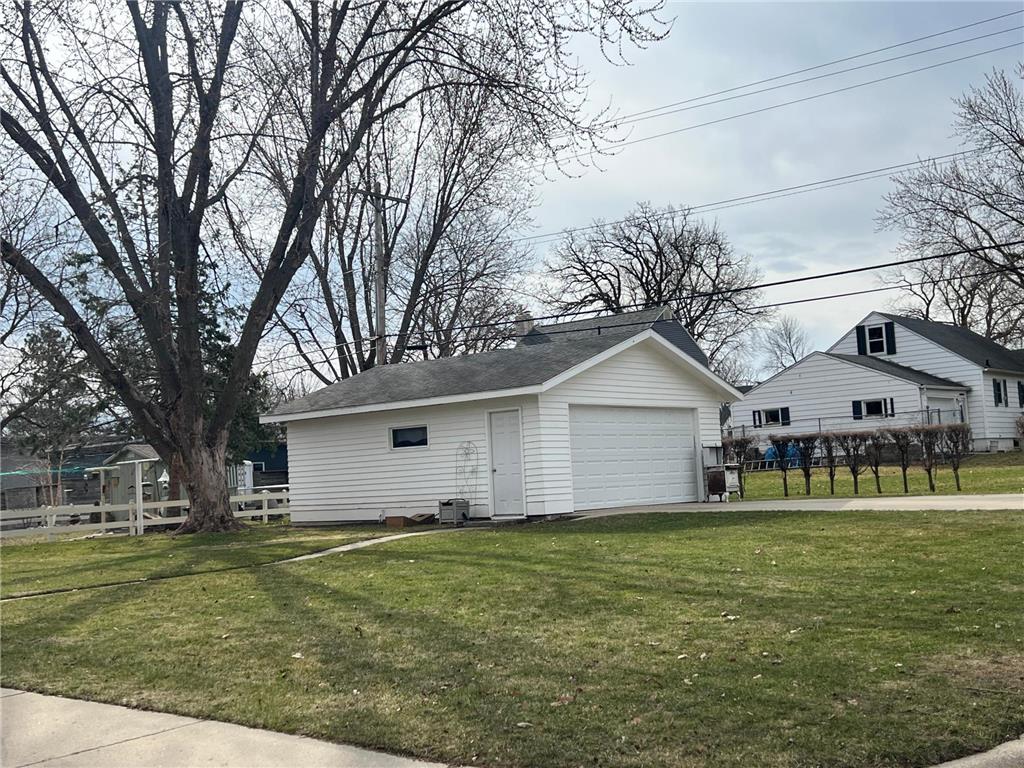 603 E Academy Street Owatonna MN 55060 7046217 image3