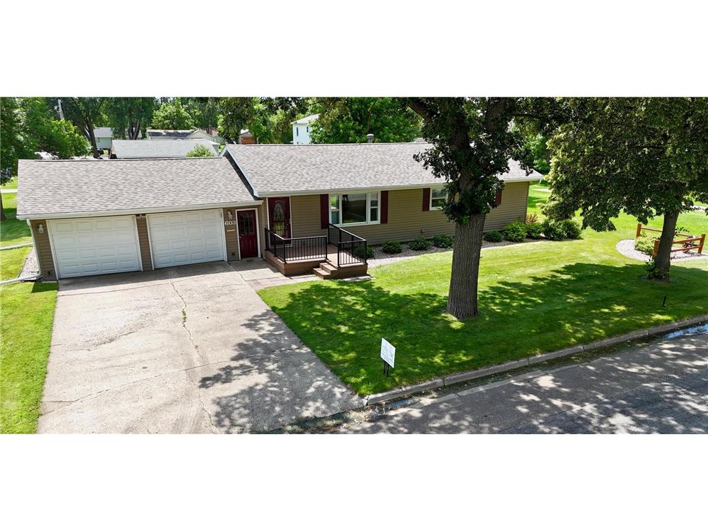 603 E Maple Avenue Olivia MN 56277 6697274 image1