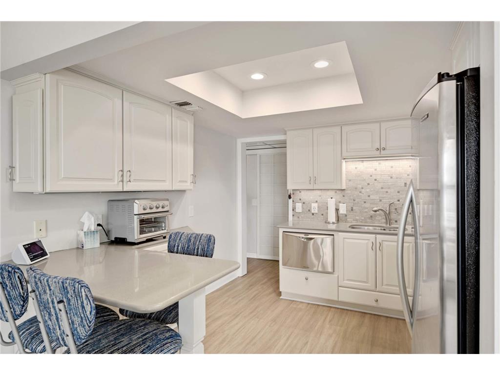 603 Lake Street #115 Excelsior MN 55331 - Lake Minnetonka 7104830 image37