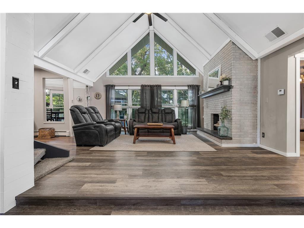 603 Manor Court Altoona WI 54720 6590041 image1