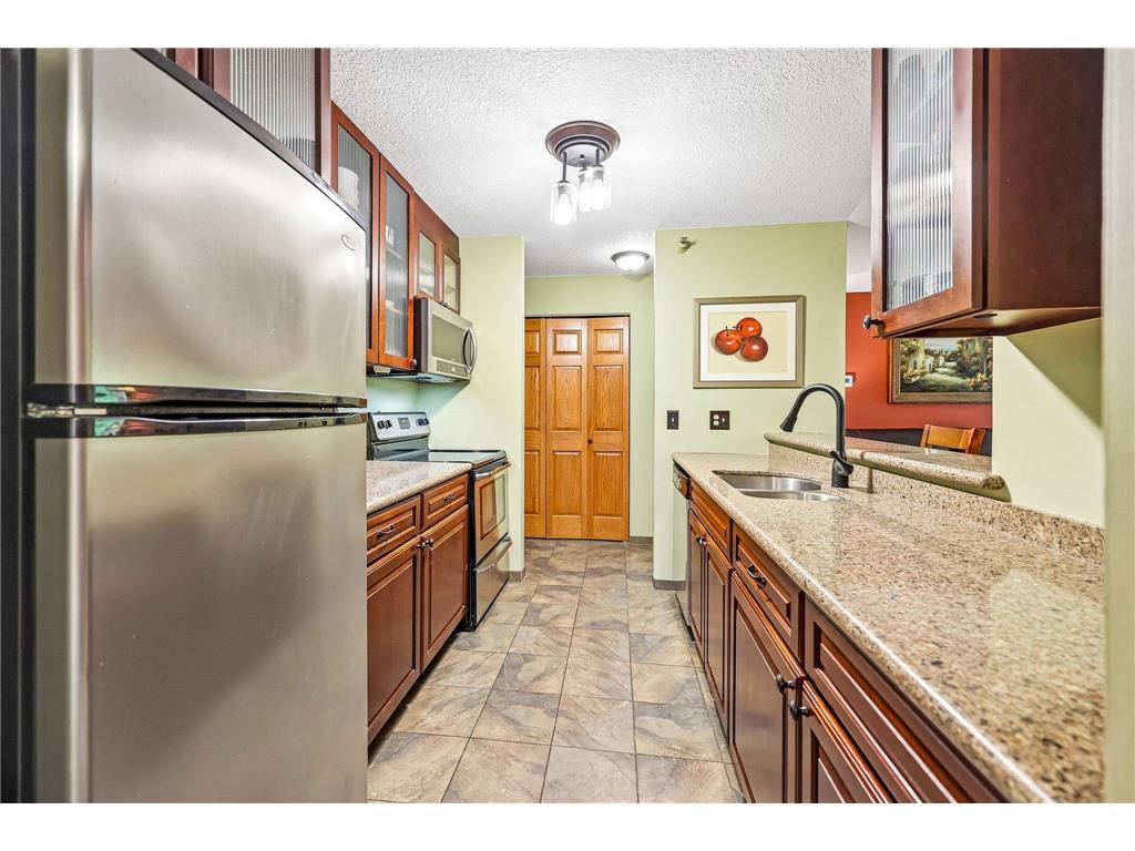 6030 Chasewood Parkway #201 Minnetonka MN 55343 7067252 image2