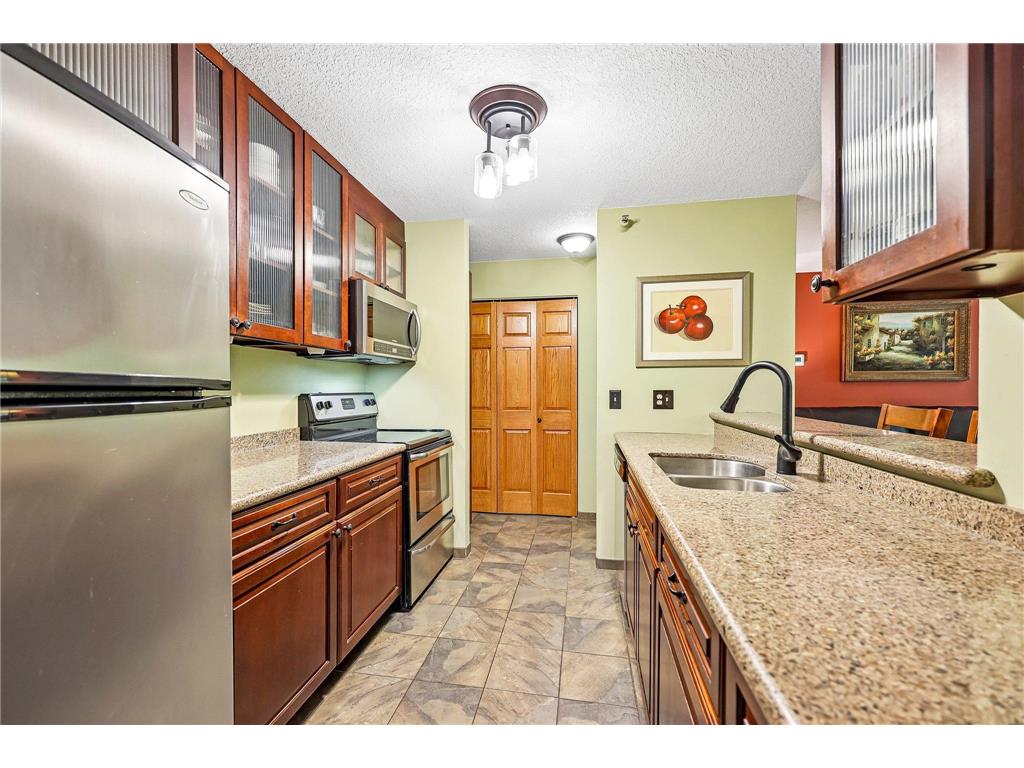 6030 Chasewood Parkway #201 Minnetonka MN 55343 7067252 image3