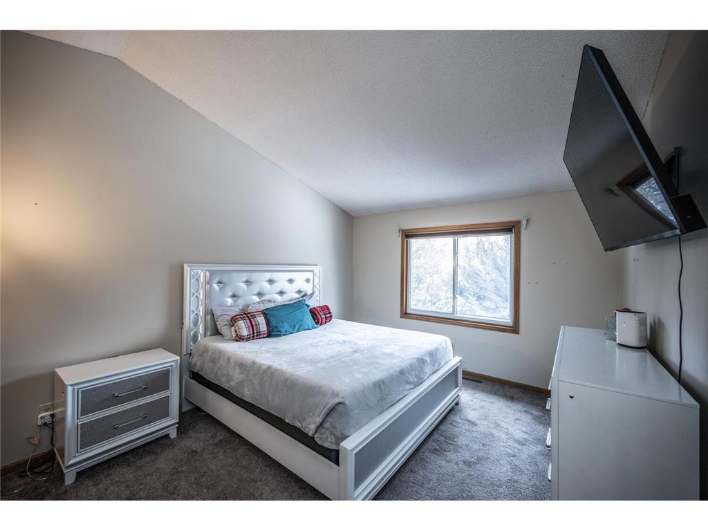 6030 Meadowood Court Savage MN 55378 7009527 image19