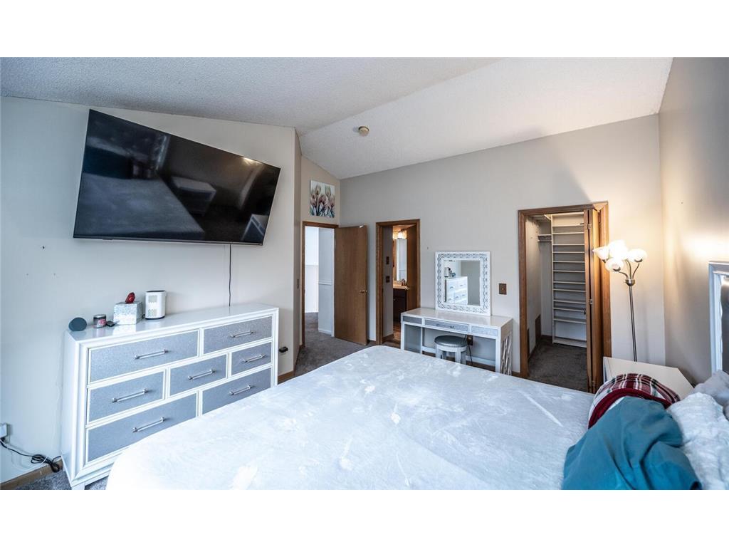 6030 Meadowood Court Savage MN 55378 7009527 image20