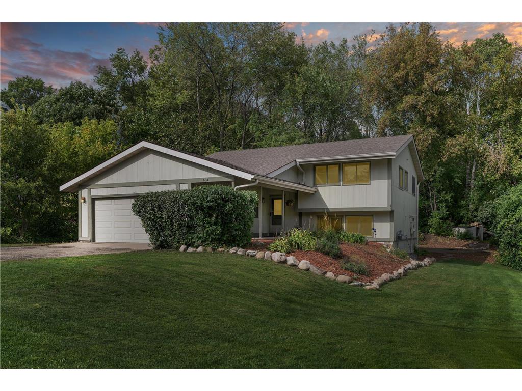 604 136th Street W Burnsville MN 55337 6444375 image1