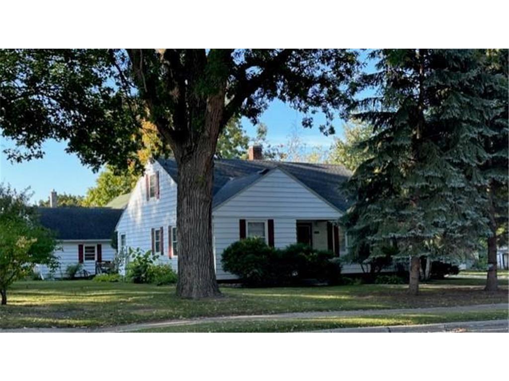 604 6th Avenue E Alexandria MN 56308 6447061 image1