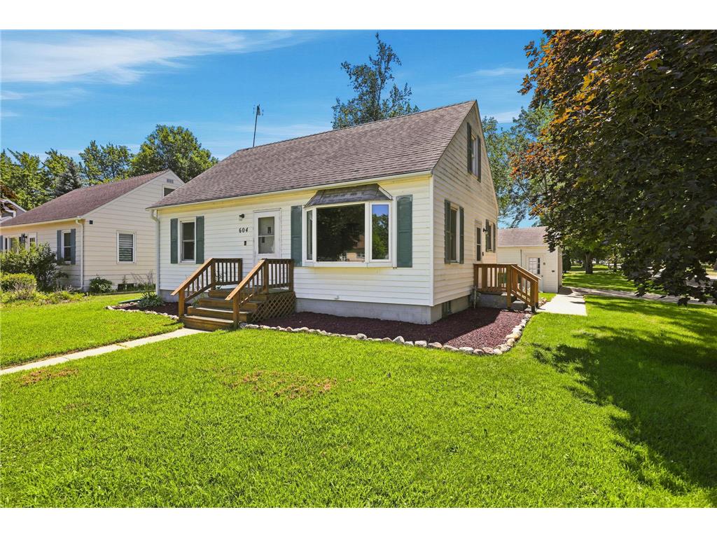 604 E 3rd Street Litchfield MN 55355 7110115 image1