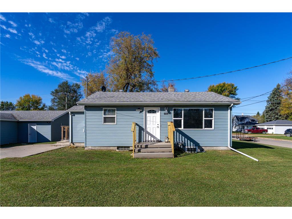 604 Lincoln Avenue Crookston MN 56716 6800695 image1