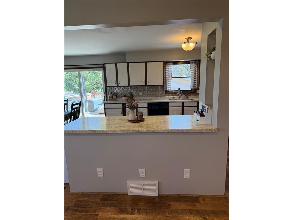 604 S Dekalb Street Redwood Falls MN 56283 7060468 image15
