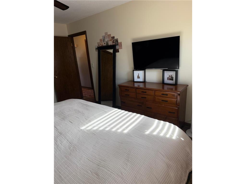 604 S Dekalb Street Redwood Falls MN 56283 7060468 image21