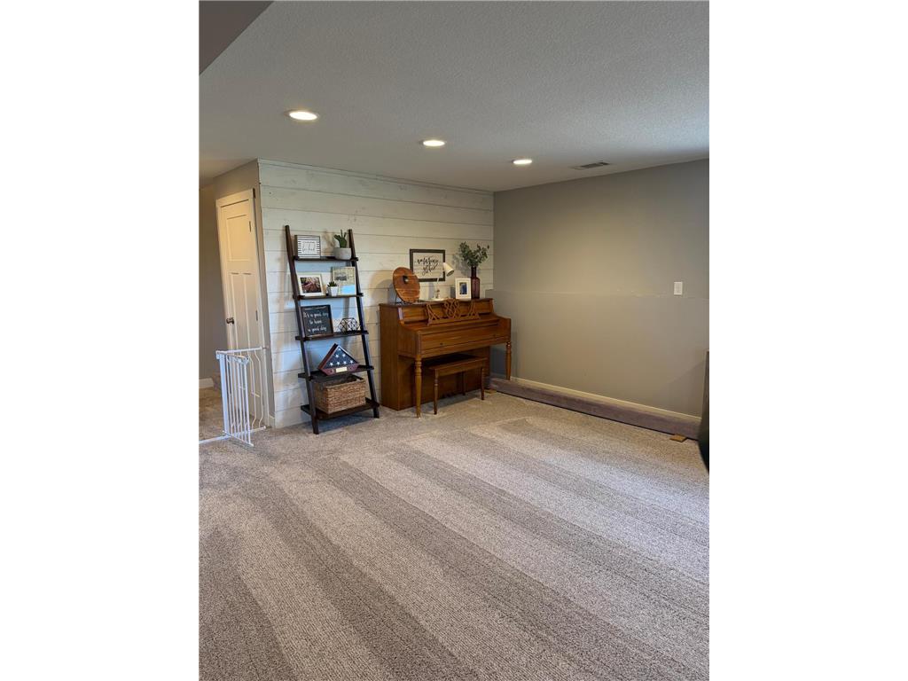 604 S Dekalb Street Redwood Falls MN 56283 7060468 image27