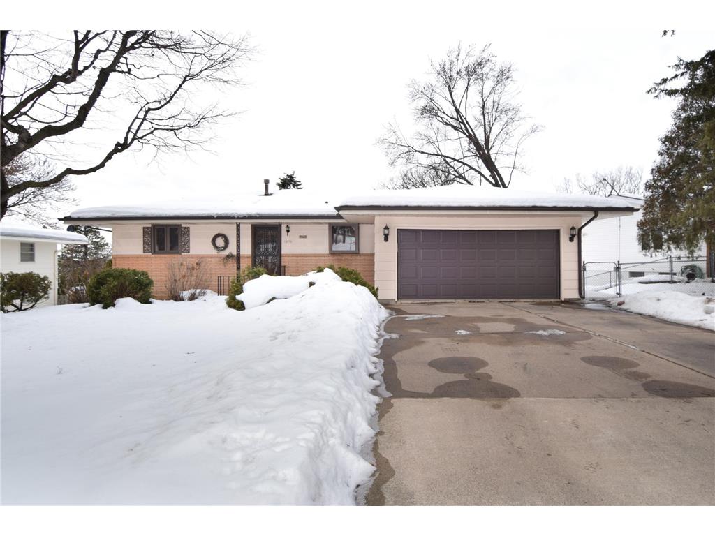 6040 Woody Lane NE, Fridley, MN 55432 MLS 6333042 Edina Realty