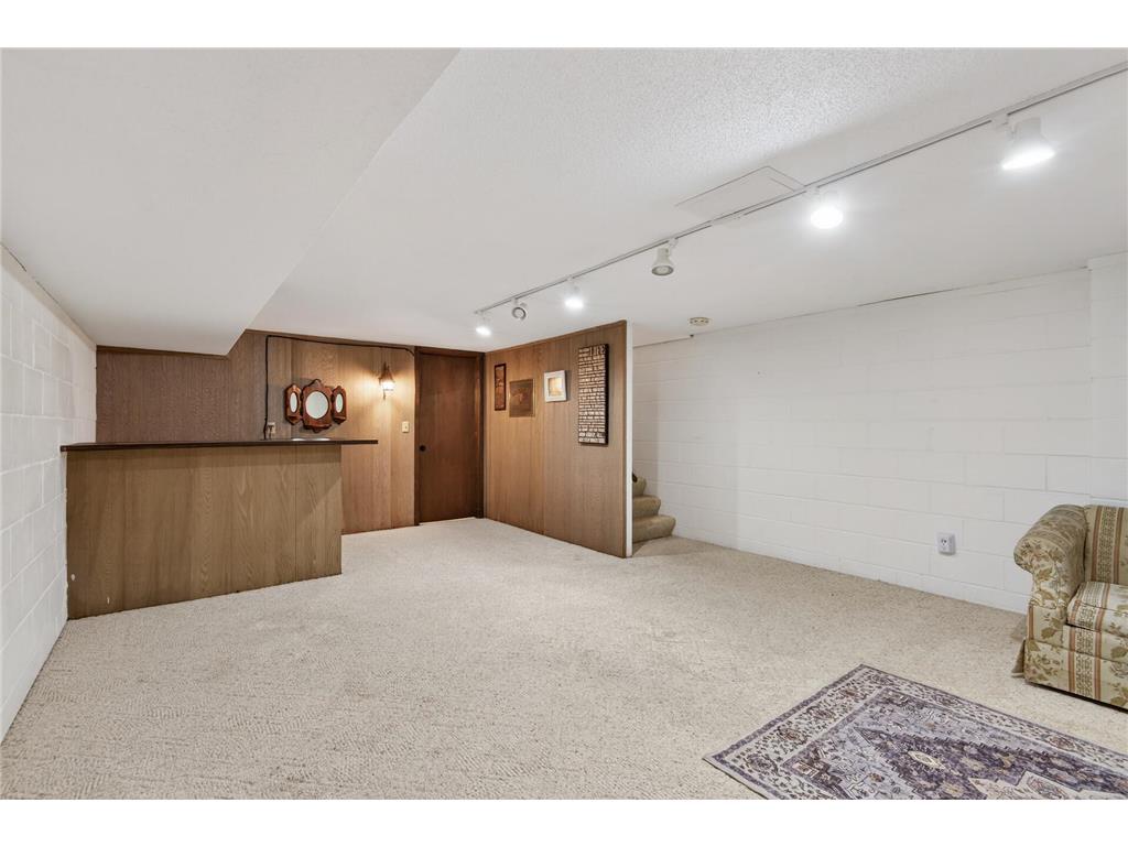 6042 Golden Valley Road Golden Valley MN 55422 7026927 image12