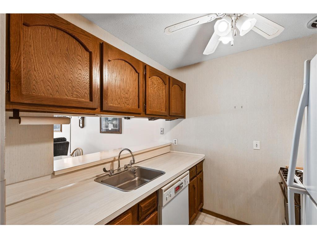 6042 Golden Valley Road Golden Valley MN 55422 7026927 image14