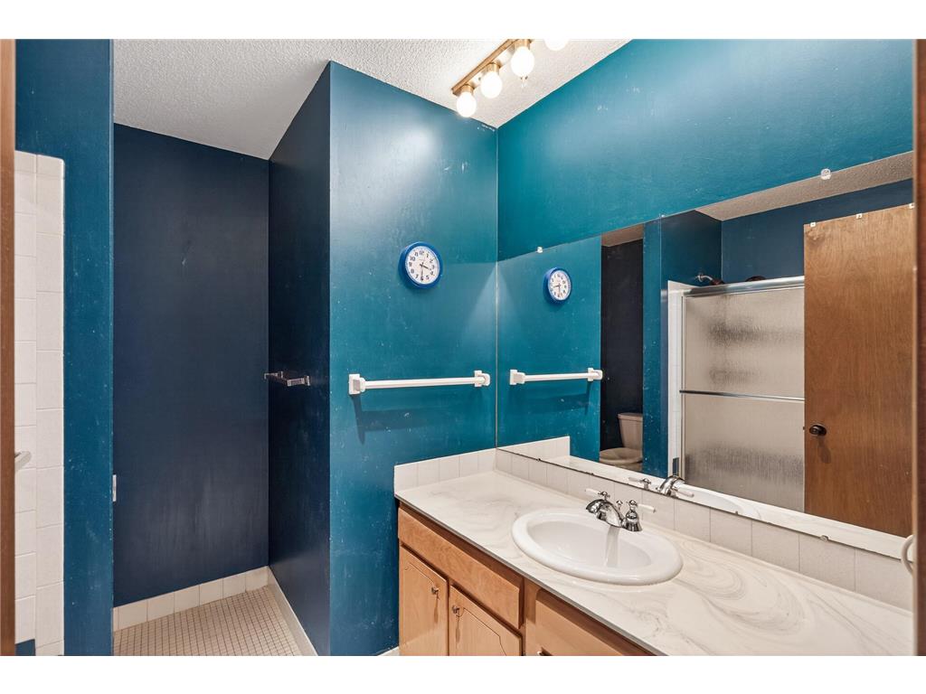 6042 Golden Valley Road Golden Valley MN 55422 7026927 image18