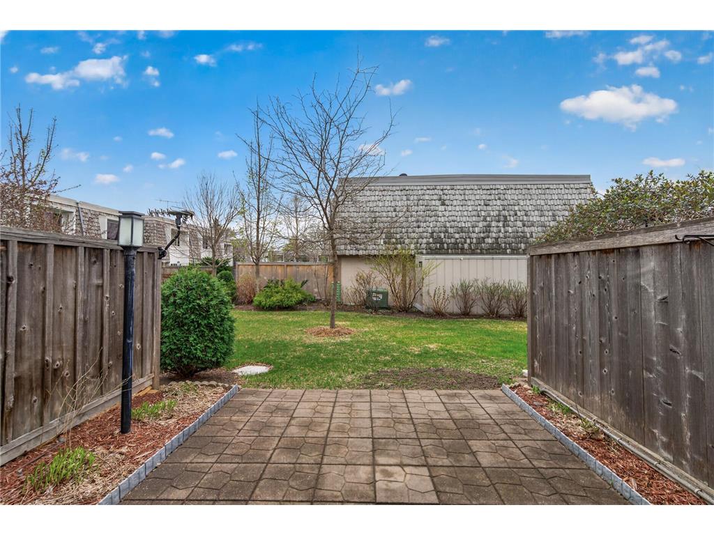 6042 Golden Valley Road Golden Valley MN 55422 7026927 image3