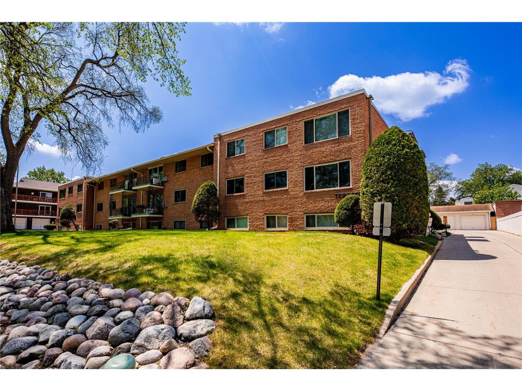 605 7th Street S #20 Fargo ND 58103 7054105 image1