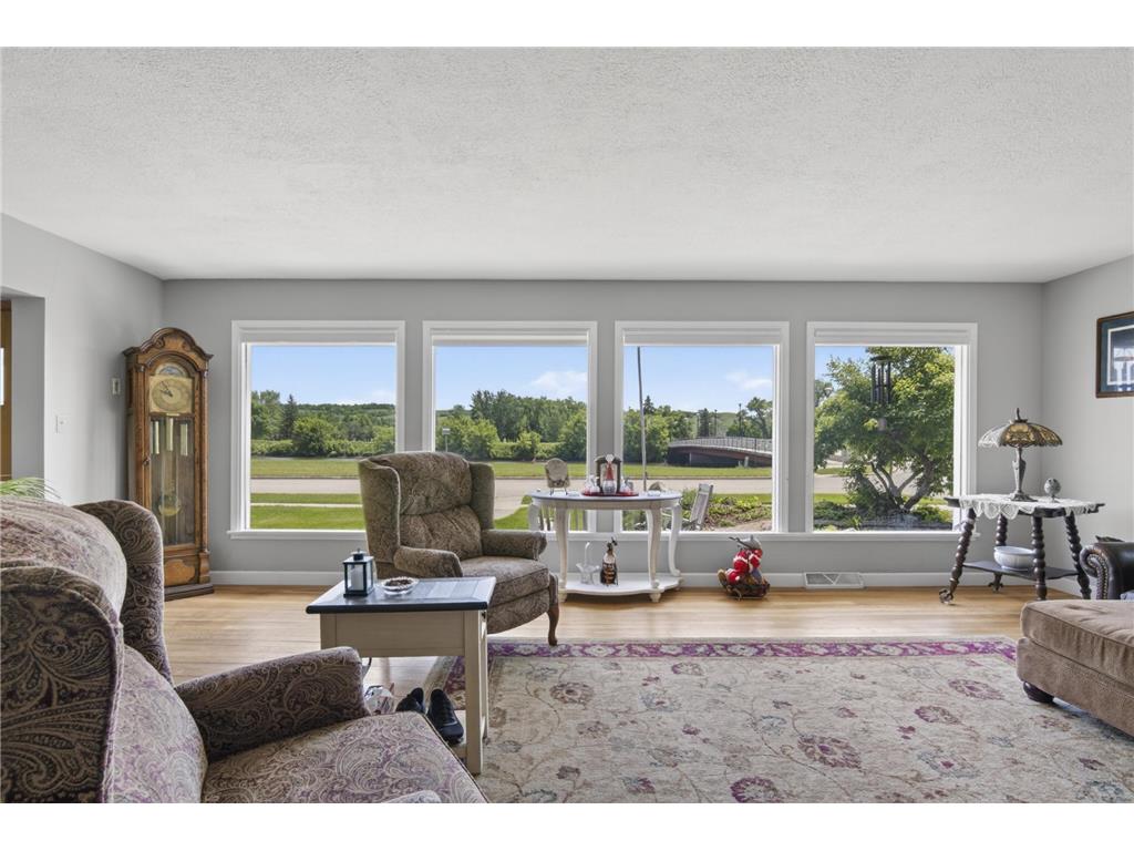 605 8th Avenue NE Valley City ND 58072 - Sheyenne River 7084664 image3