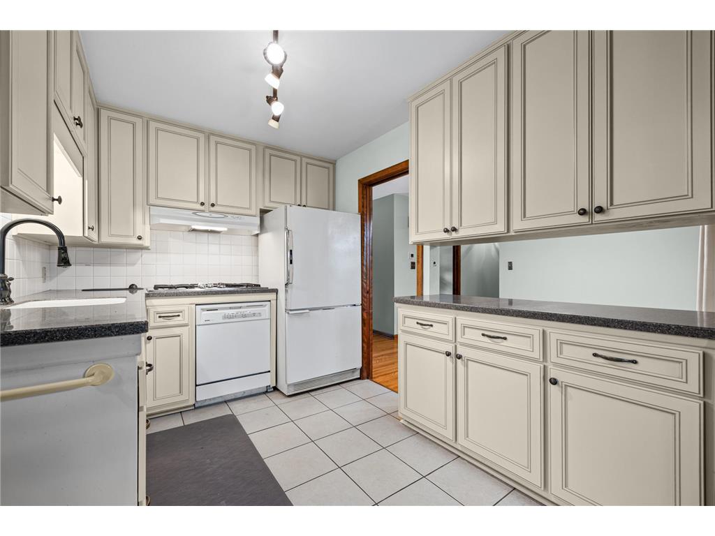 605 Arner Avenue Shoreview MN 55126 7096202 image5
