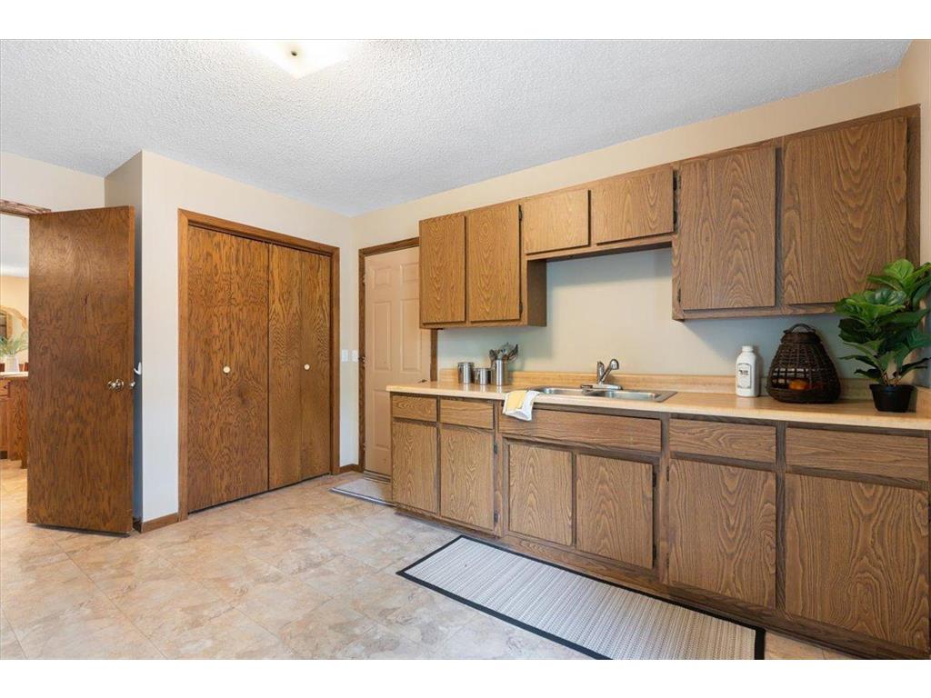 605 Chinook Avenue SW Avon MN 56310 - Middle Spunk 7076104 image25