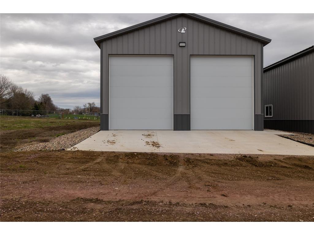 609 Church Avenue Hills MN 56138 6365767 image1