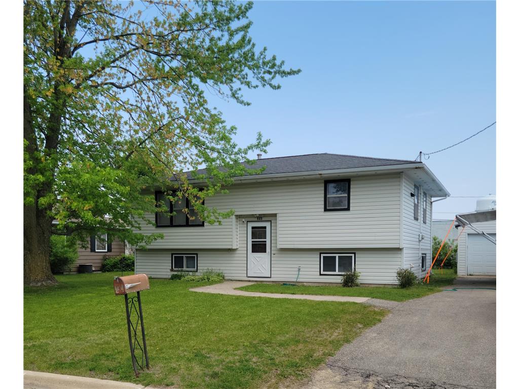 605 E 16th Street Albert Lea MN 56007 6374430 image1