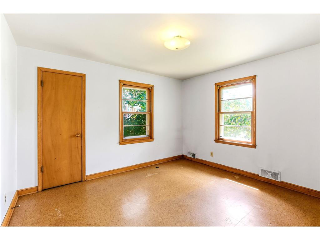 605 Greenbrier Street Saint Paul MN 55106 7113453 image11