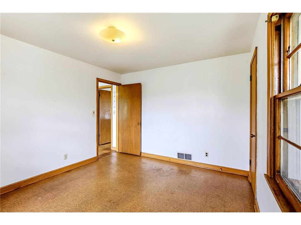 605 Greenbrier Street Saint Paul MN 55106 7113453 image12