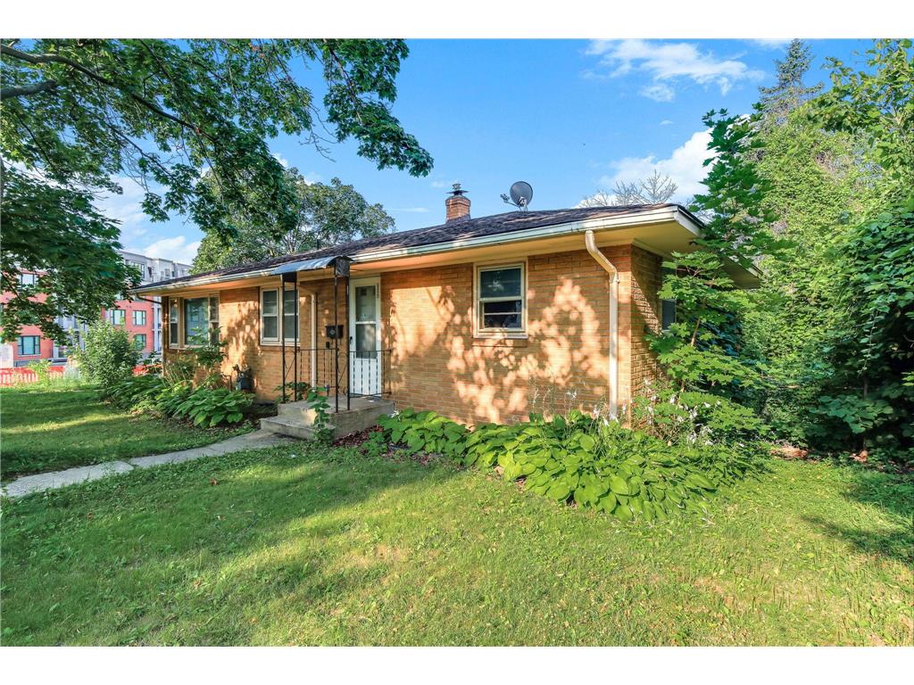 605 Greenbrier Street Saint Paul MN 55106 7113453 image2