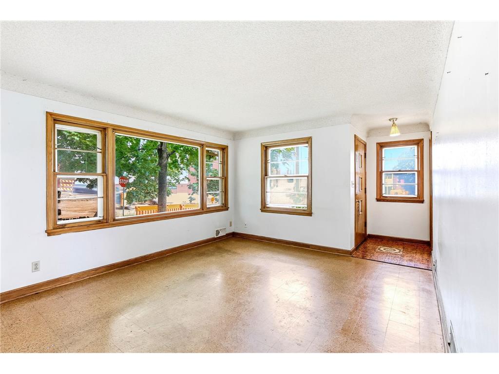 605 Greenbrier Street Saint Paul MN 55106 7113453 image3