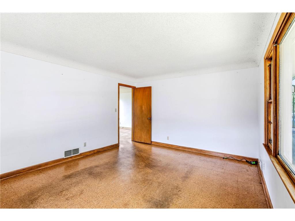 605 Greenbrier Street Saint Paul MN 55106 7113453 image4