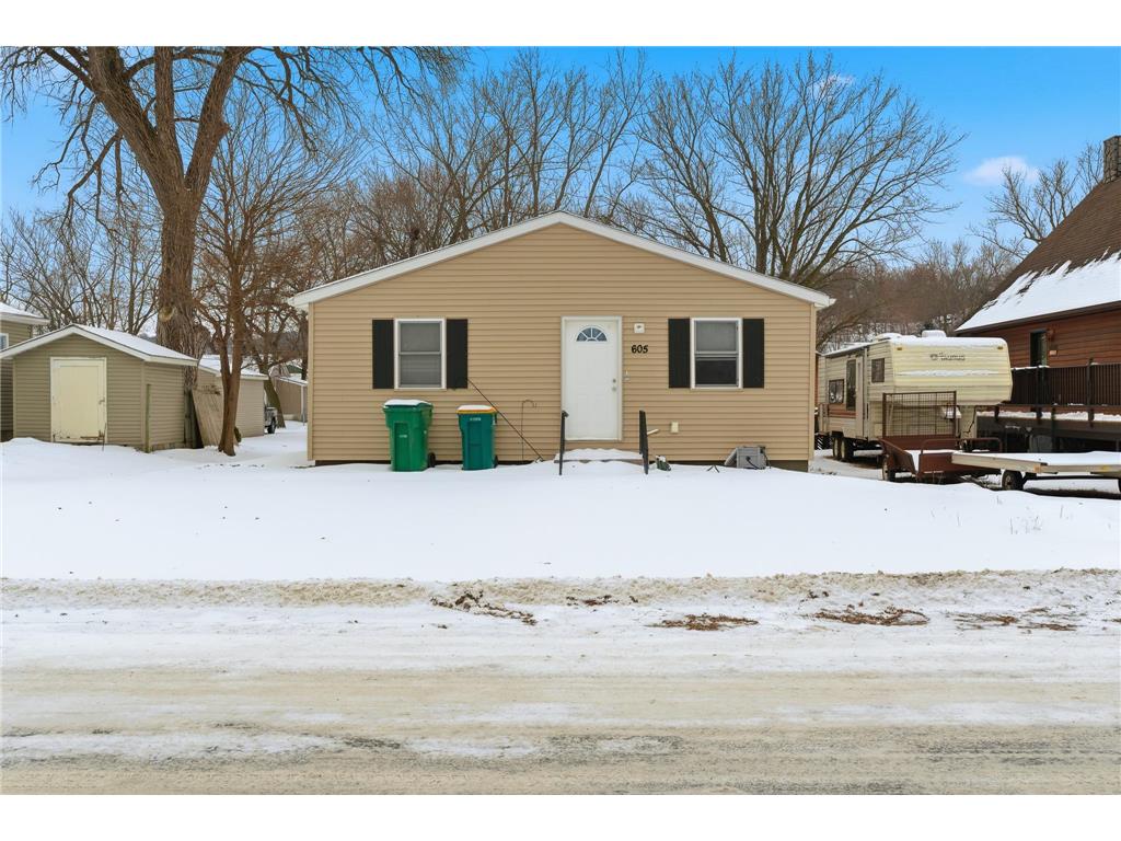 605 Le Hillier Street South Bend Twp MN 56001 7038597 image1